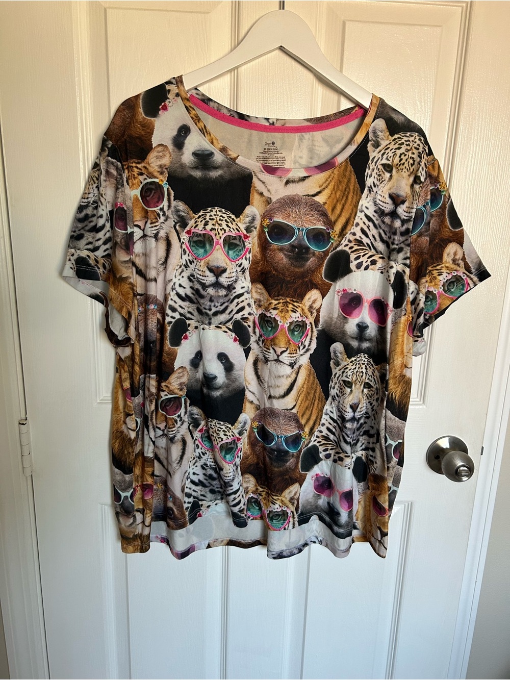 Whimsical Secret Treasures Multicolor Animal Sunglasses Graphic Tee Size 2X